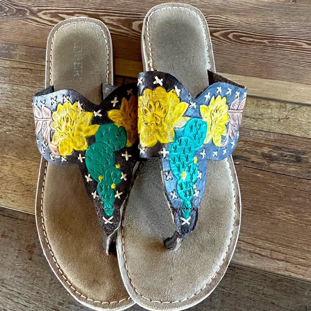 Roper sandals sz 9
